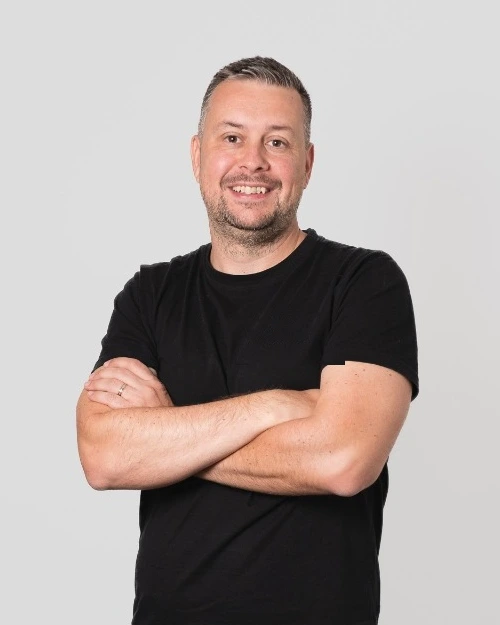 Erik Stojković — Senior IT Business Analyst & Frontend Engineering Manager